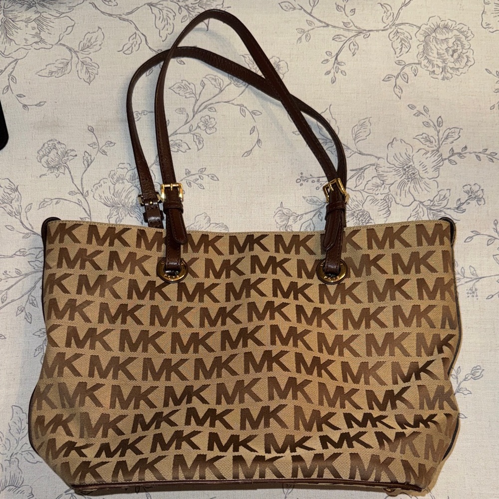 Michael Kors Classic Logo Purse